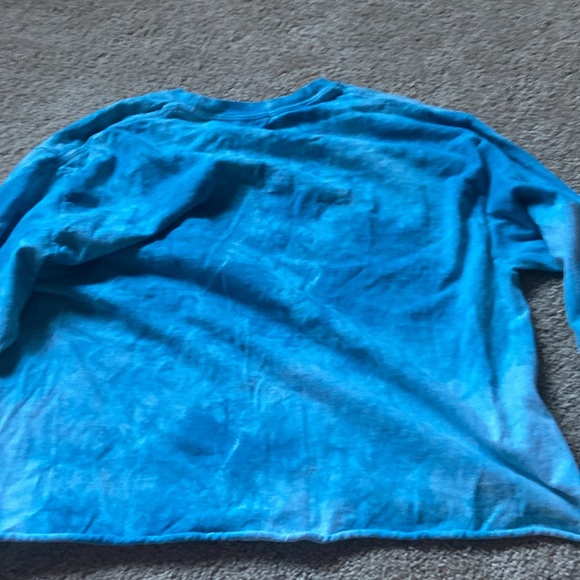 Blue long sleeve shirt with chill on the front - Picture 2 of 4